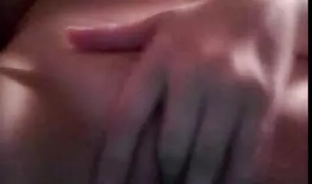 Тя обича a петел секс преведен на български